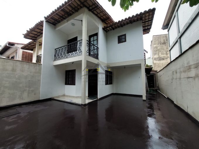 Casa duplex com 3 quartos perto da praia – Braga, Cabo Frio/RJ
